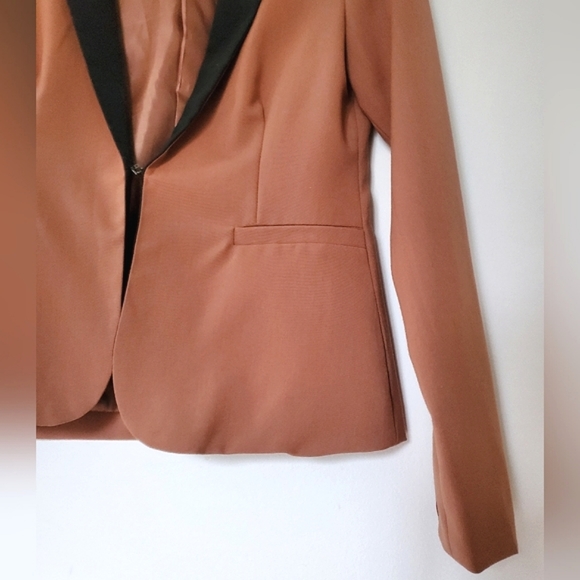 Ya Los Angeles Tan Blazer with Black Trim (Small) - Picture 3 of 6